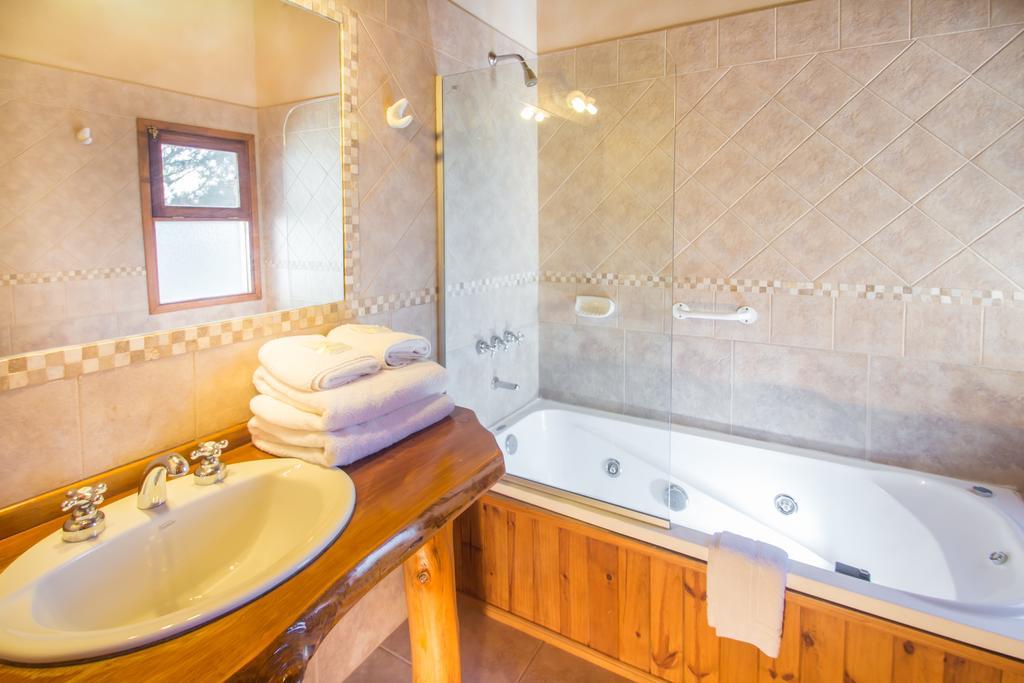 Chalet Suisse Posada & Spa - Adults Only Вилья-Хенераль-Бельграно Номер фото