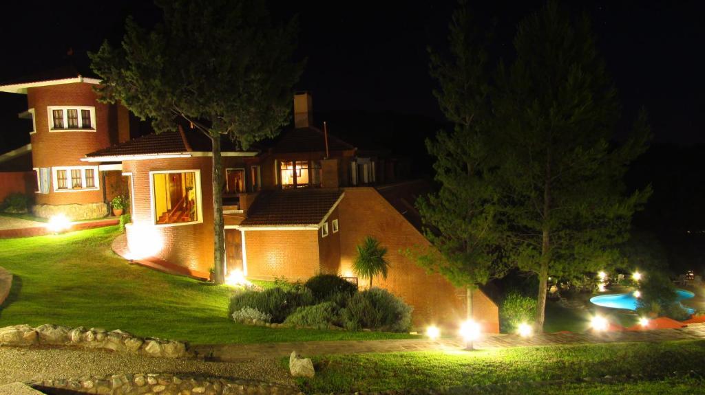 Chalet Suisse Posada & Spa - Adults Only Вилья-Хенераль-Бельграно Экстерьер фото